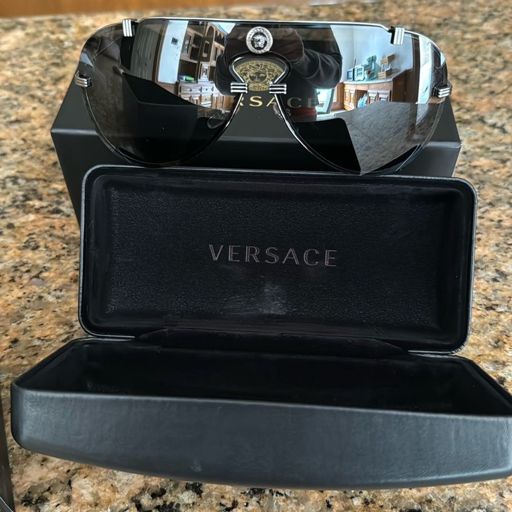 Unisex Versace sunglasses
